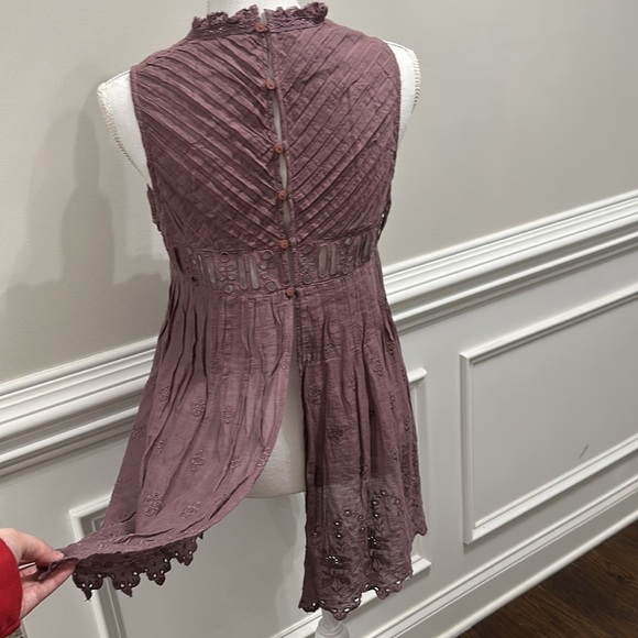 Free People 💯 Cotton Plum Cut Out Embroidered Sleeveless Tank size XS - Picture 8 of 11